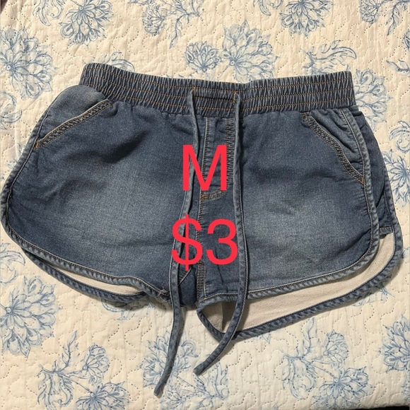 2 shorts bundle sale - Picture 2 of 2